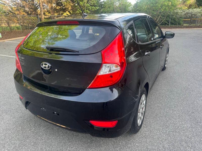 2016 Hyundai Accent 13