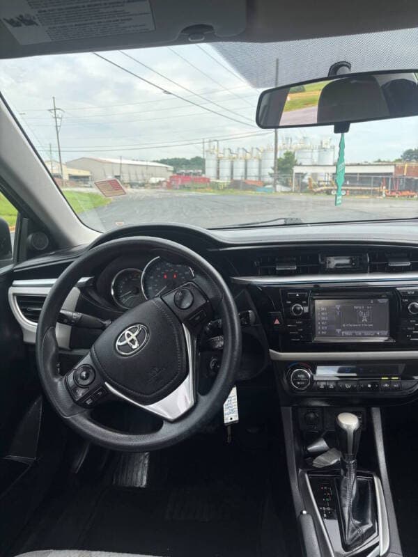 2015 Toyota Corolla 16