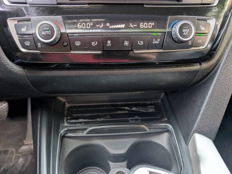 2017 BMW 3 Series 9