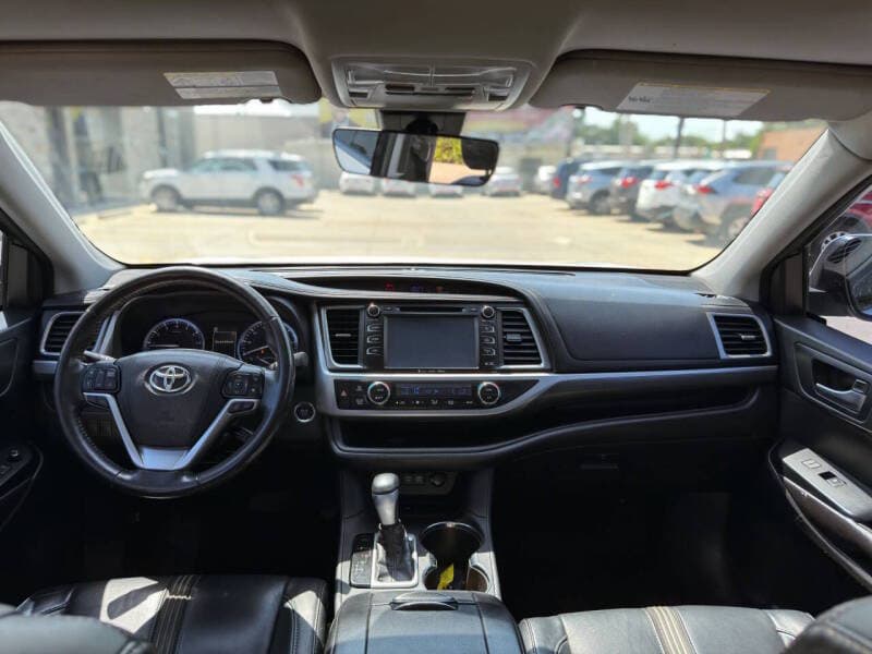 2017 Toyota Highlander 9