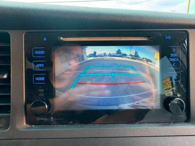 2015 Toyota Sienna 19