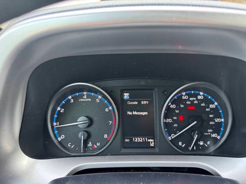 2017 Toyota RAV4 10