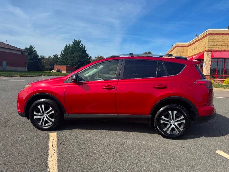 2017 Toyota RAV4 31