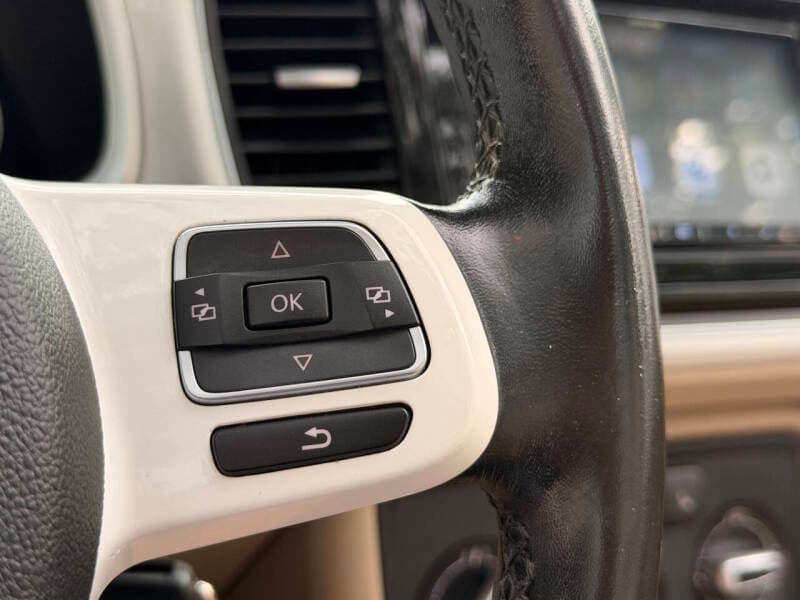 2014 Volkswagen Beetle 19