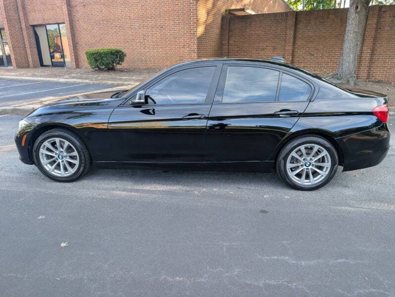 2017 BMW 3 Series 21