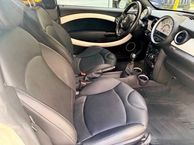 2014 MINI Cooper 14
