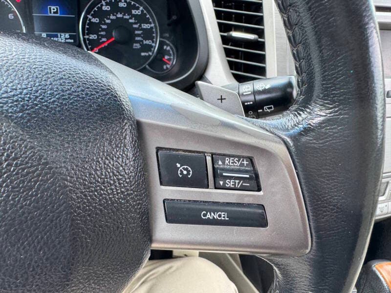 2014 Subaru Outback 32