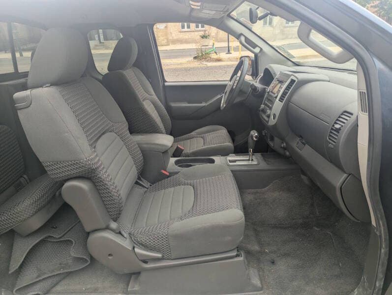 2014 Nissan Frontier 9
