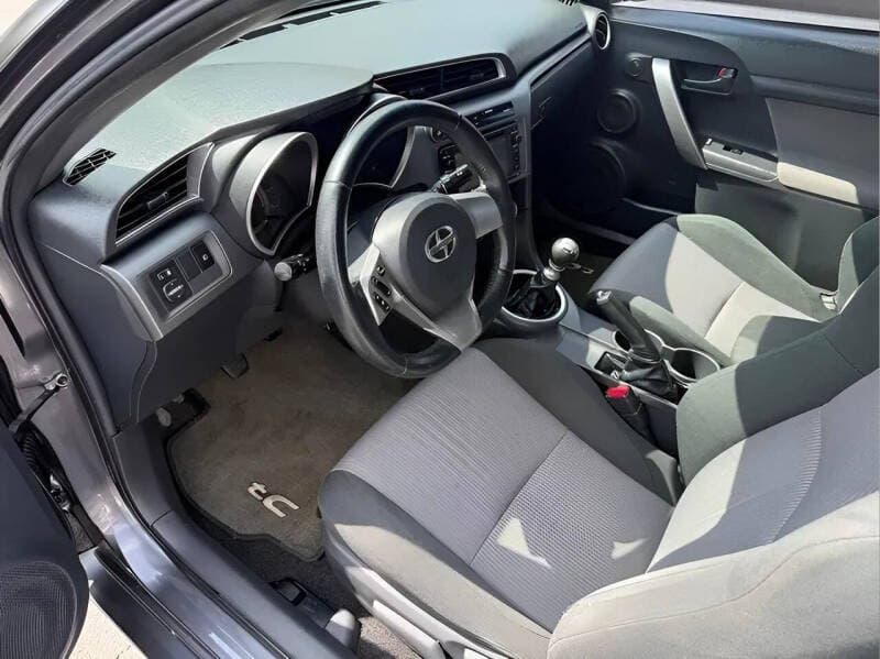 2015 Scion tC 9