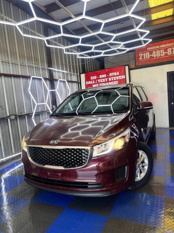 2016 Kia Sedona 8