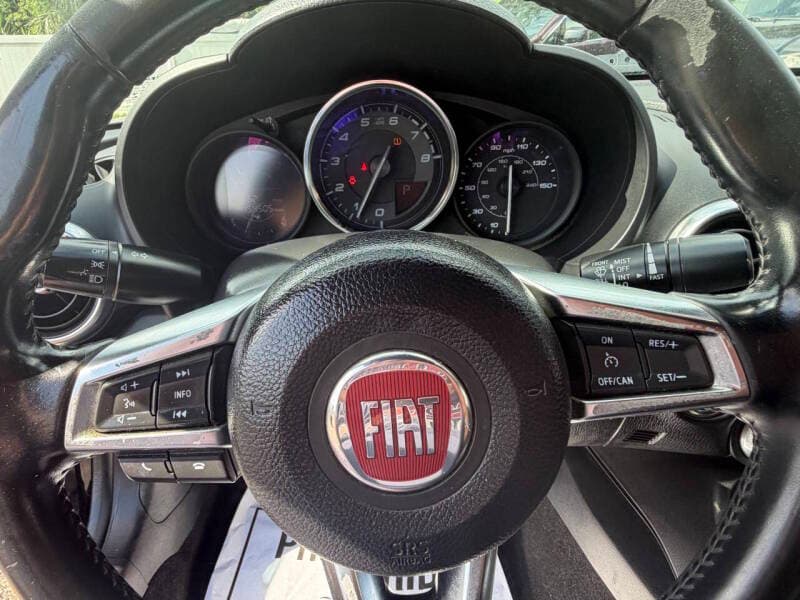 2017 FIAT 124 Spider 40