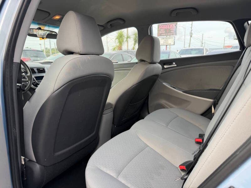 2014 Hyundai Accent 8