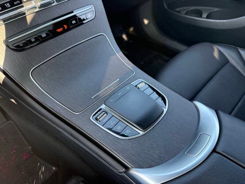 2021 Mercedes-Benz GLC 19