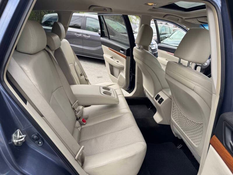 2014 Subaru Outback 29