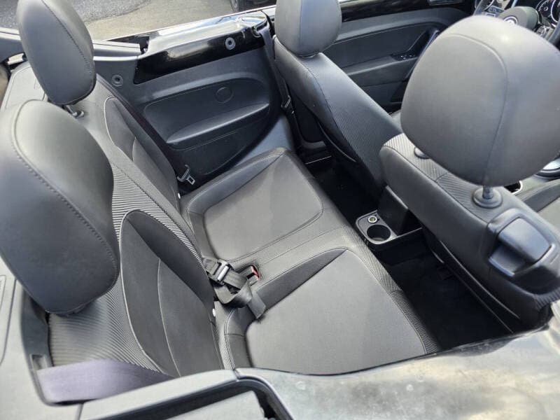2014 Volkswagen Beetle 26