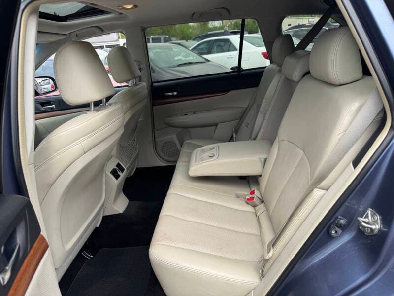 2014 Subaru Outback 28