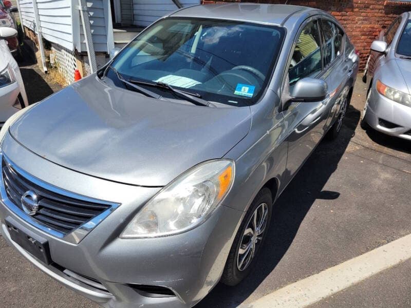 2014 Nissan Versa Sedan 2