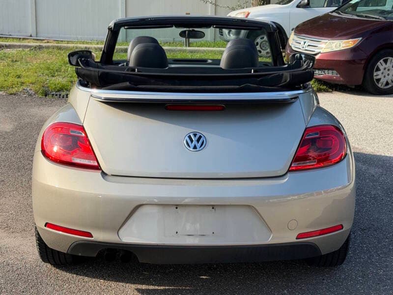 2014 Volkswagen Beetle 28