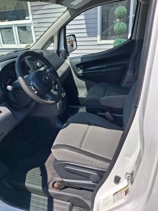 2015 Nissan NV200 21