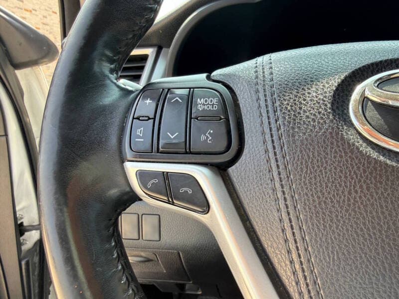 2017 Toyota Highlander 12