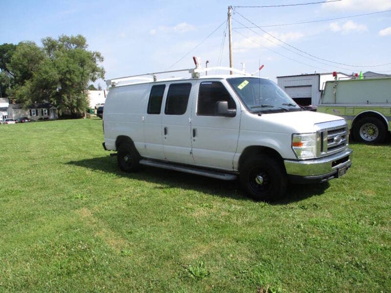 2014 Ford E-Series Econoline Van 2