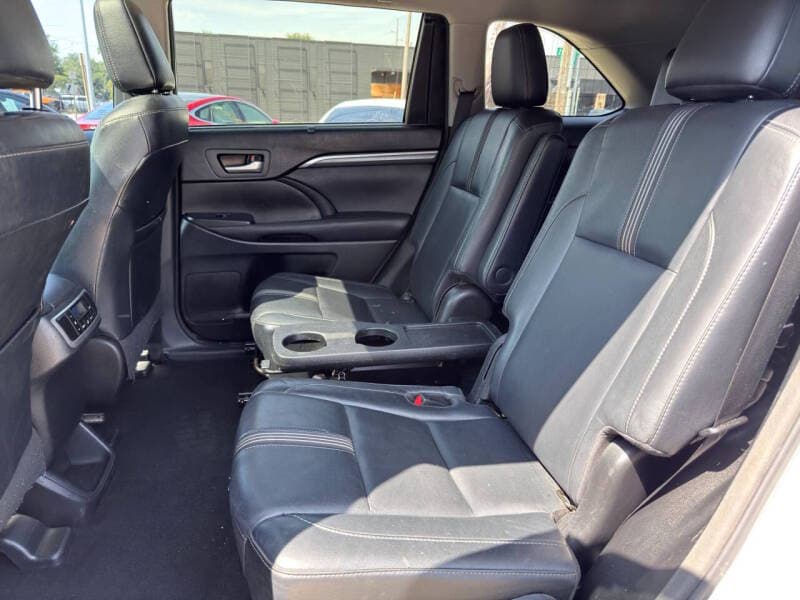 2017 Toyota Highlander 21