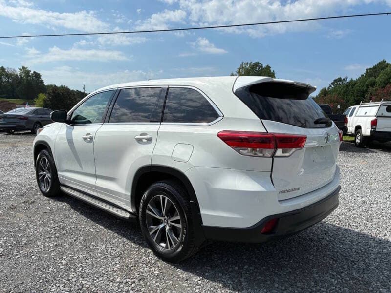 2017 Toyota Highlander 3