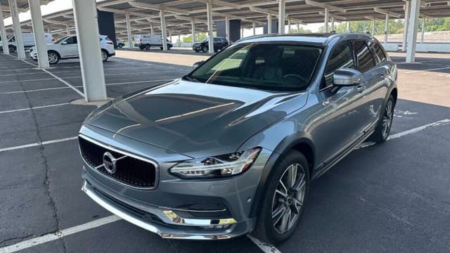 2017 Volvo V90 Cross Country
