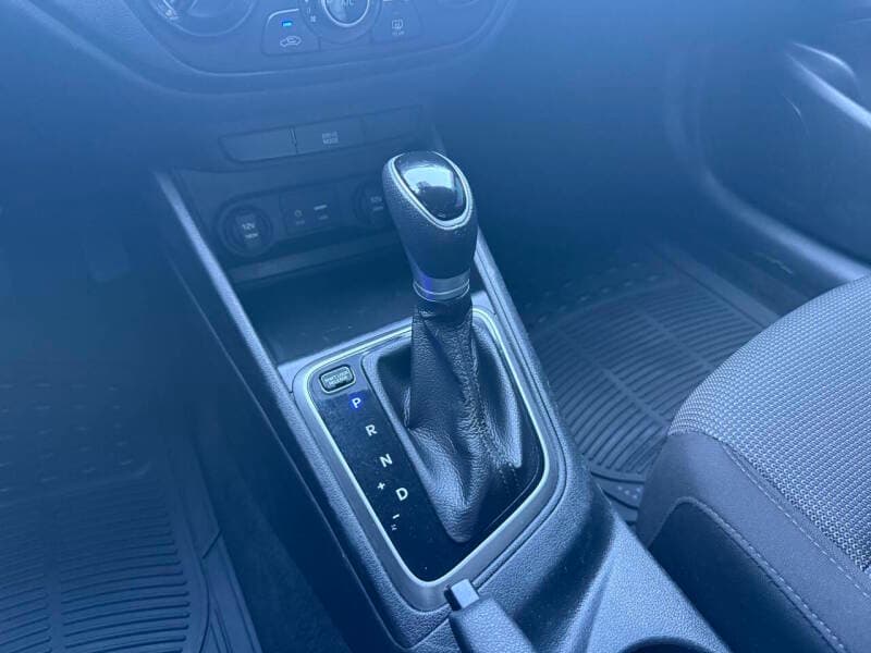 2022 Hyundai Accent 21