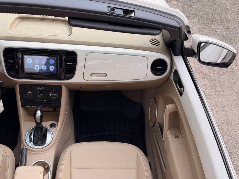 2014 Volkswagen Beetle 34