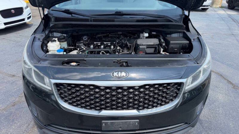 2015 Kia Sedona 22