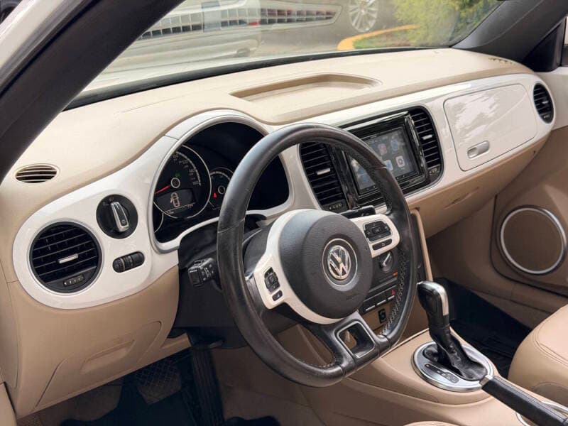 2014 Volkswagen Beetle 31