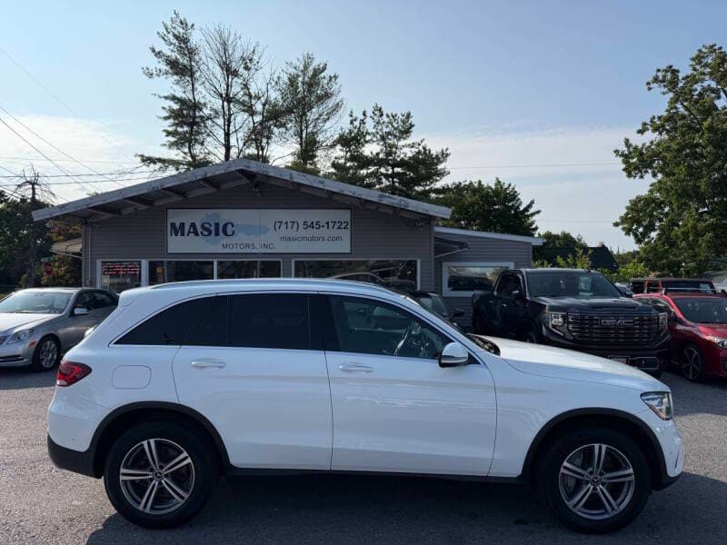 2021 Mercedes-Benz GLC 2