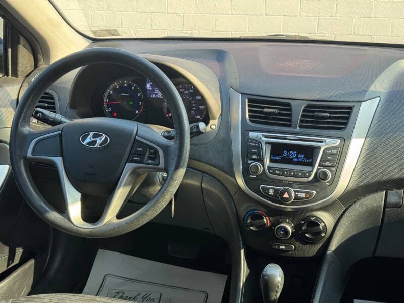 2016 Hyundai Accent 13