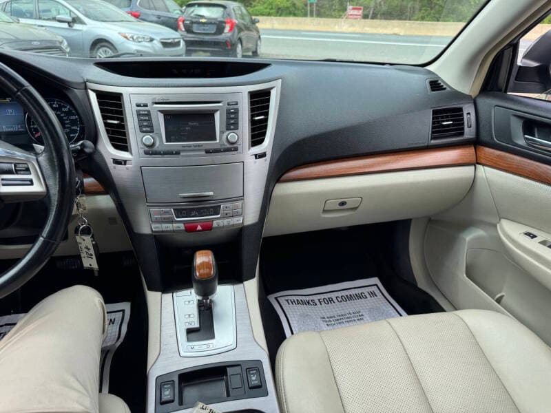 2014 Subaru Outback 10