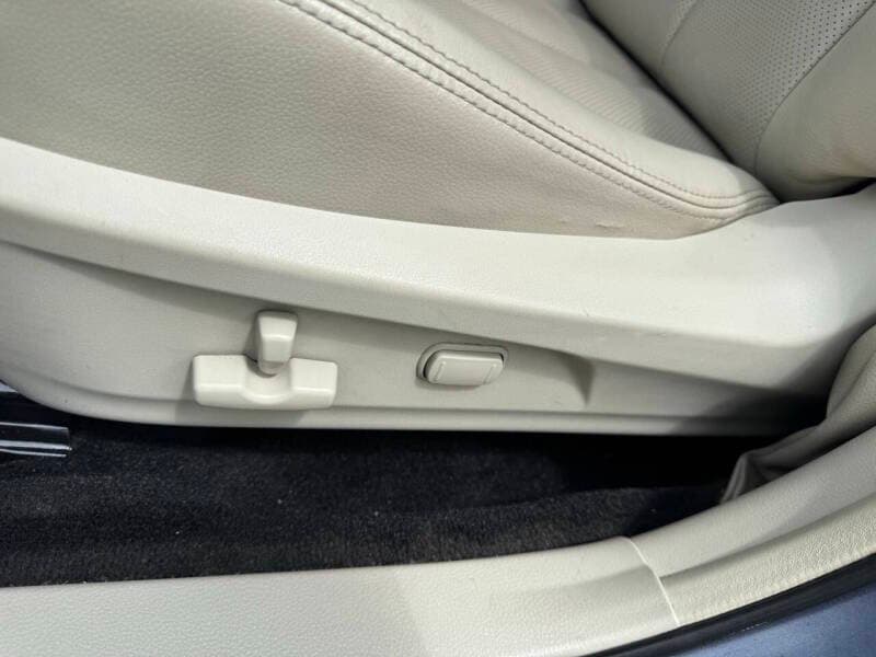 2014 Subaru Outback 26