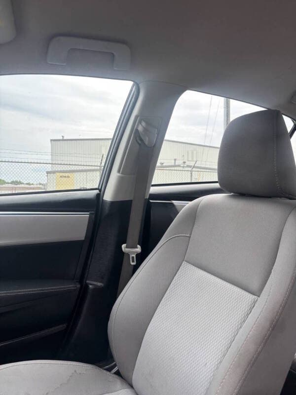 2015 Toyota Corolla 17