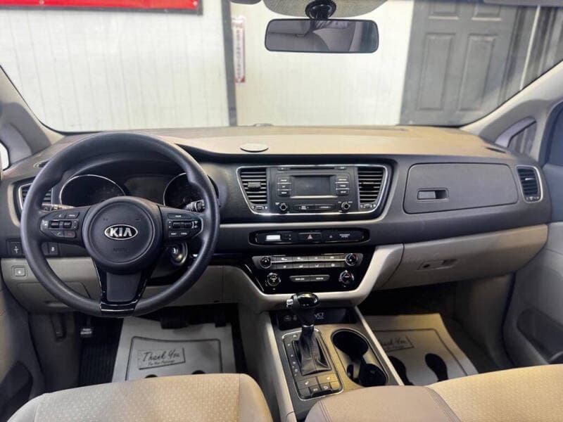 2016 Kia Sedona 20