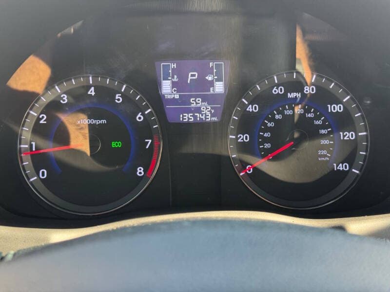 2016 Hyundai Accent 14