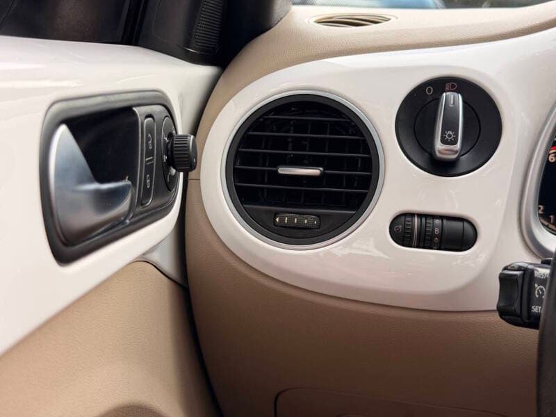 2014 Volkswagen Beetle 26