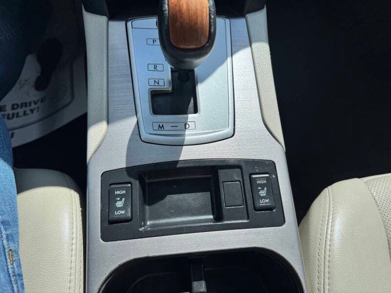 2014 Subaru Outback 11