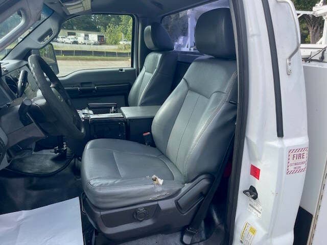 2015 Ford F-350 Super Duty 11