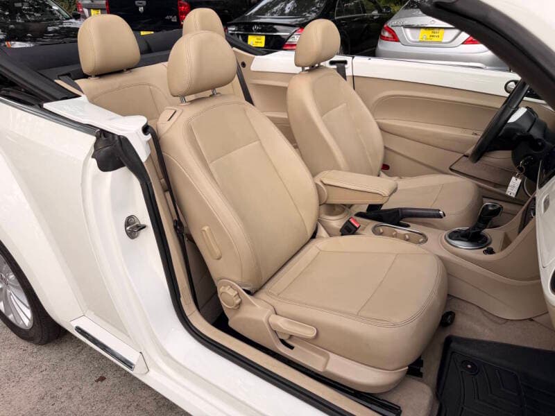 2014 Volkswagen Beetle 39