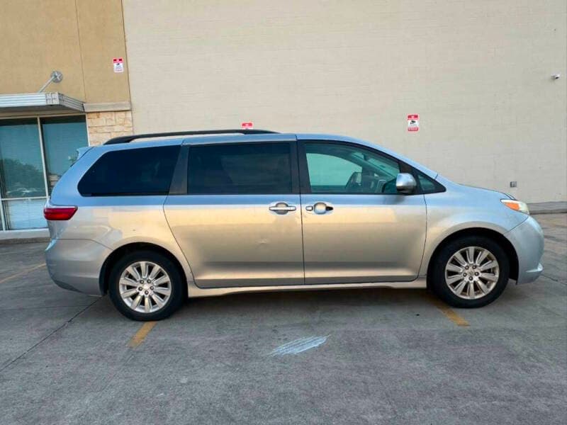 2015 Toyota Sienna 7