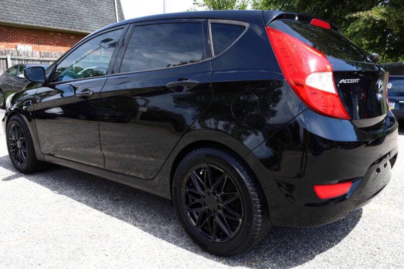2016 Hyundai Accent 4