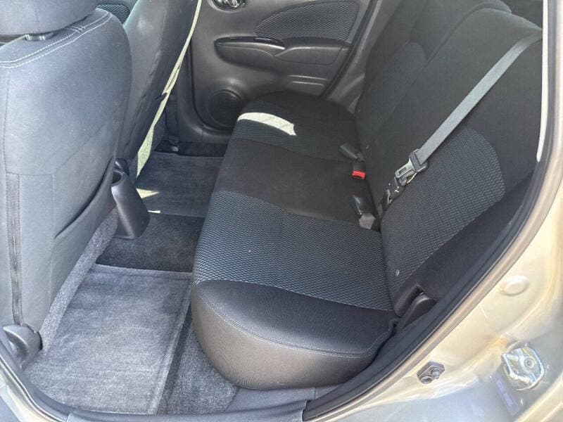 2015 Nissan Versa Note 9