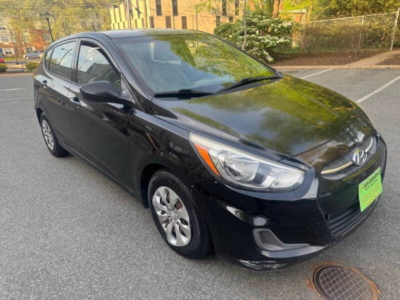 2016 Hyundai Accent 4
