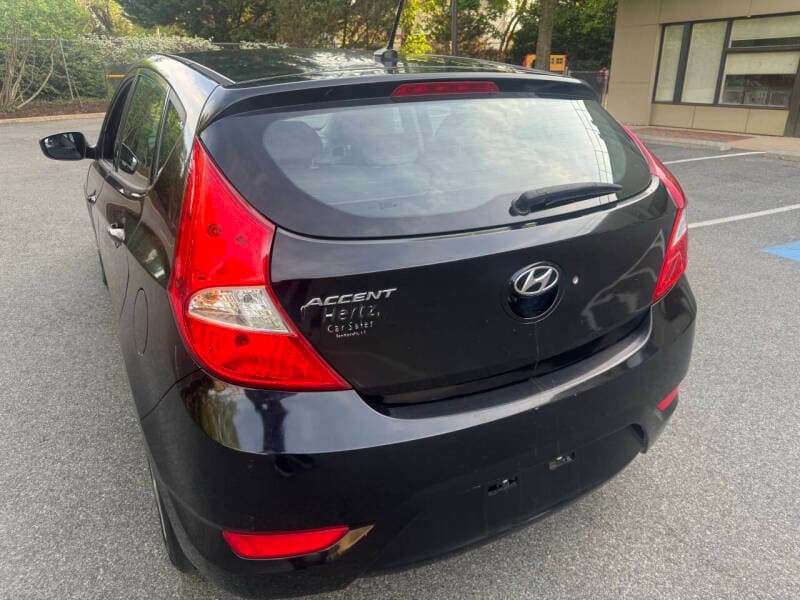 2016 Hyundai Accent 17