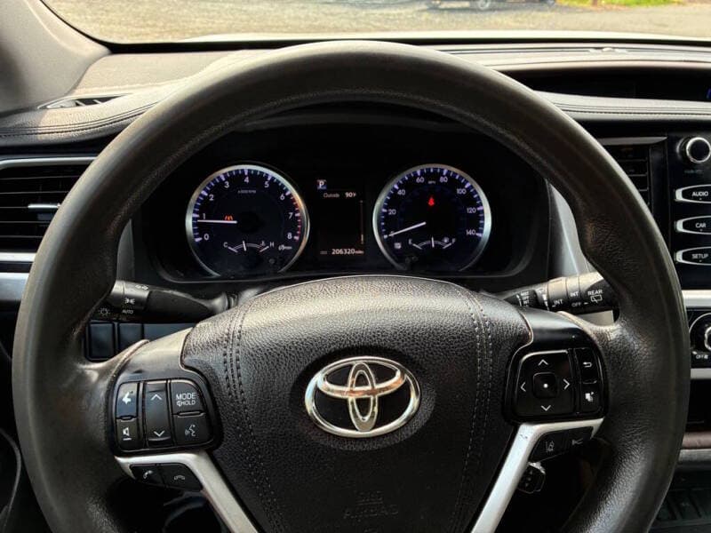 2017 Toyota Highlander 14