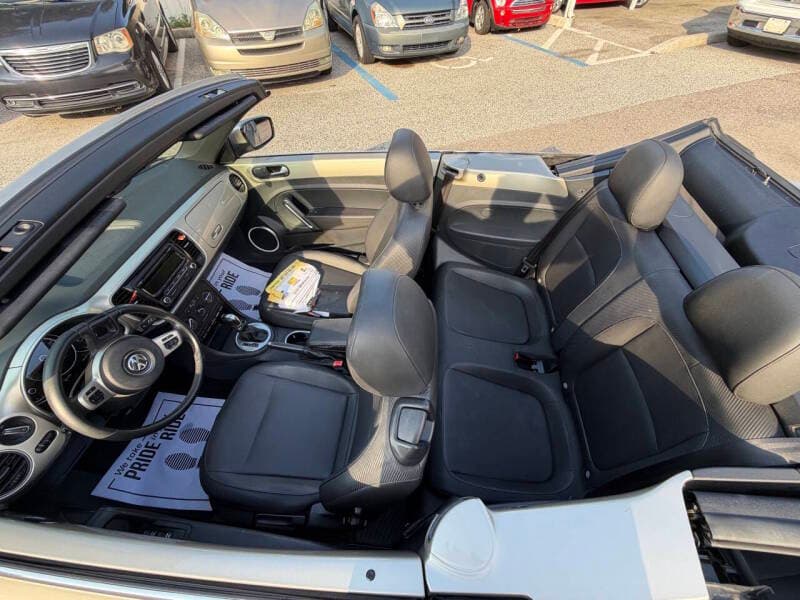 2014 Volkswagen Beetle 29
